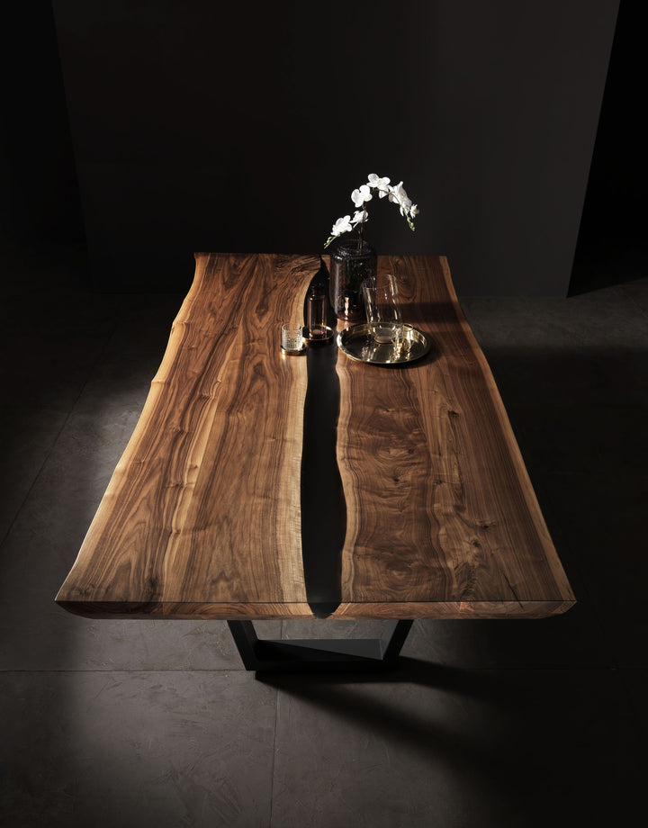 MESA DE COMEDOR FUCSIA