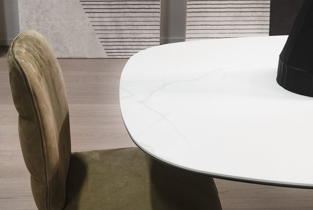 MESA DE COMEDOR FUCSIA