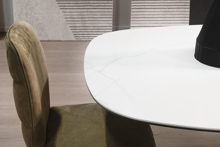 MESA DE COMEDOR FUCSIA