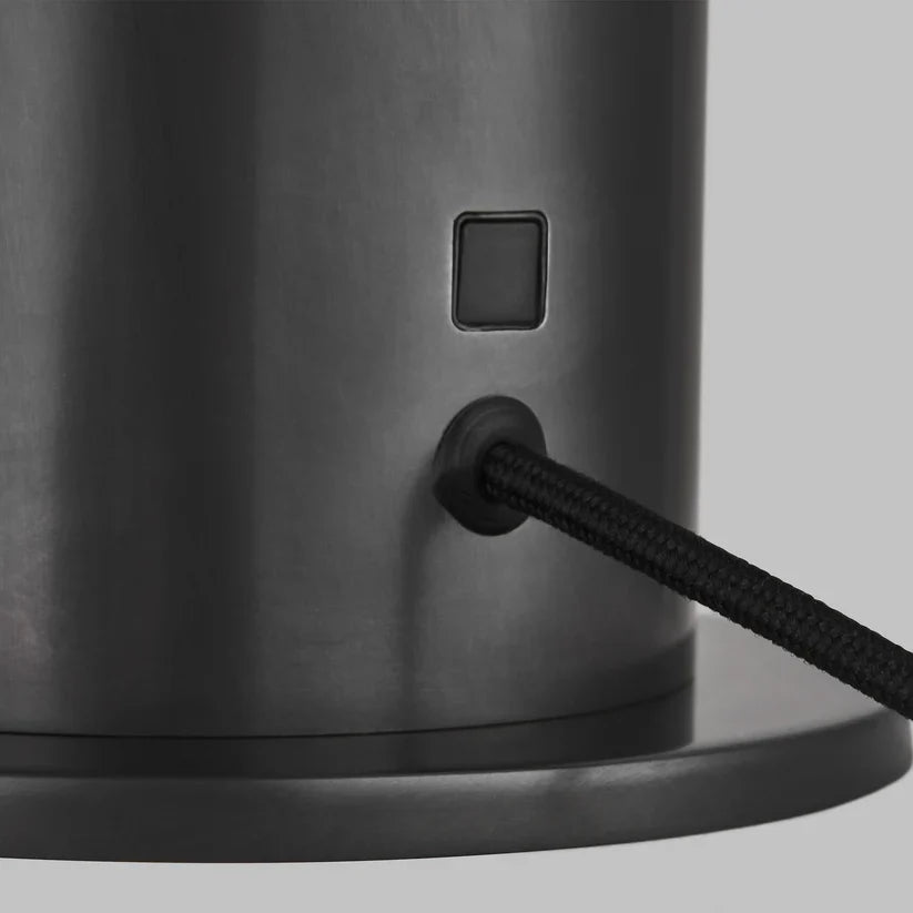 LÁMPARA DE MESA TITAN
