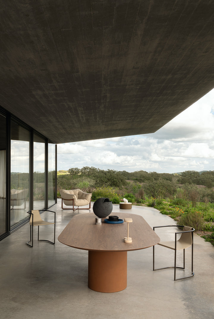 MESA DE COMEDOR FUCSIA