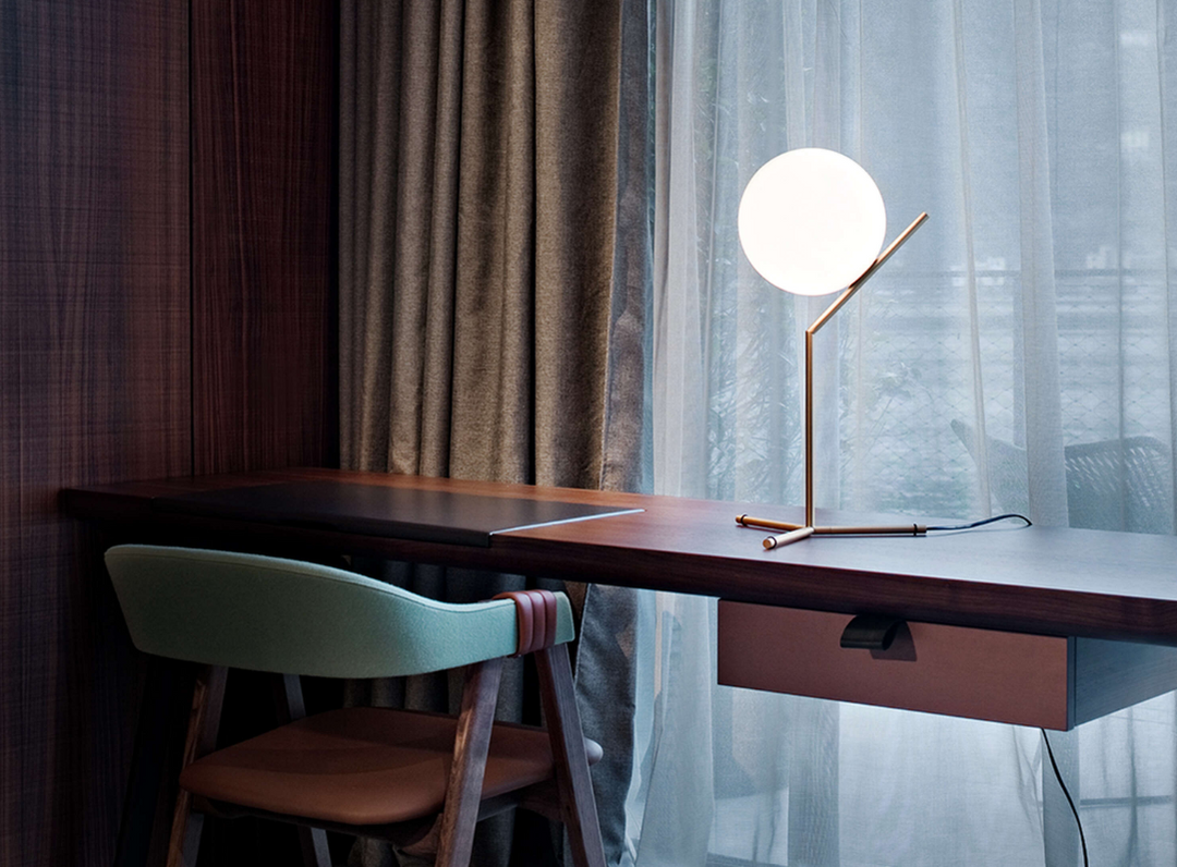 LÁMPARA DE MESA COMPTON EH