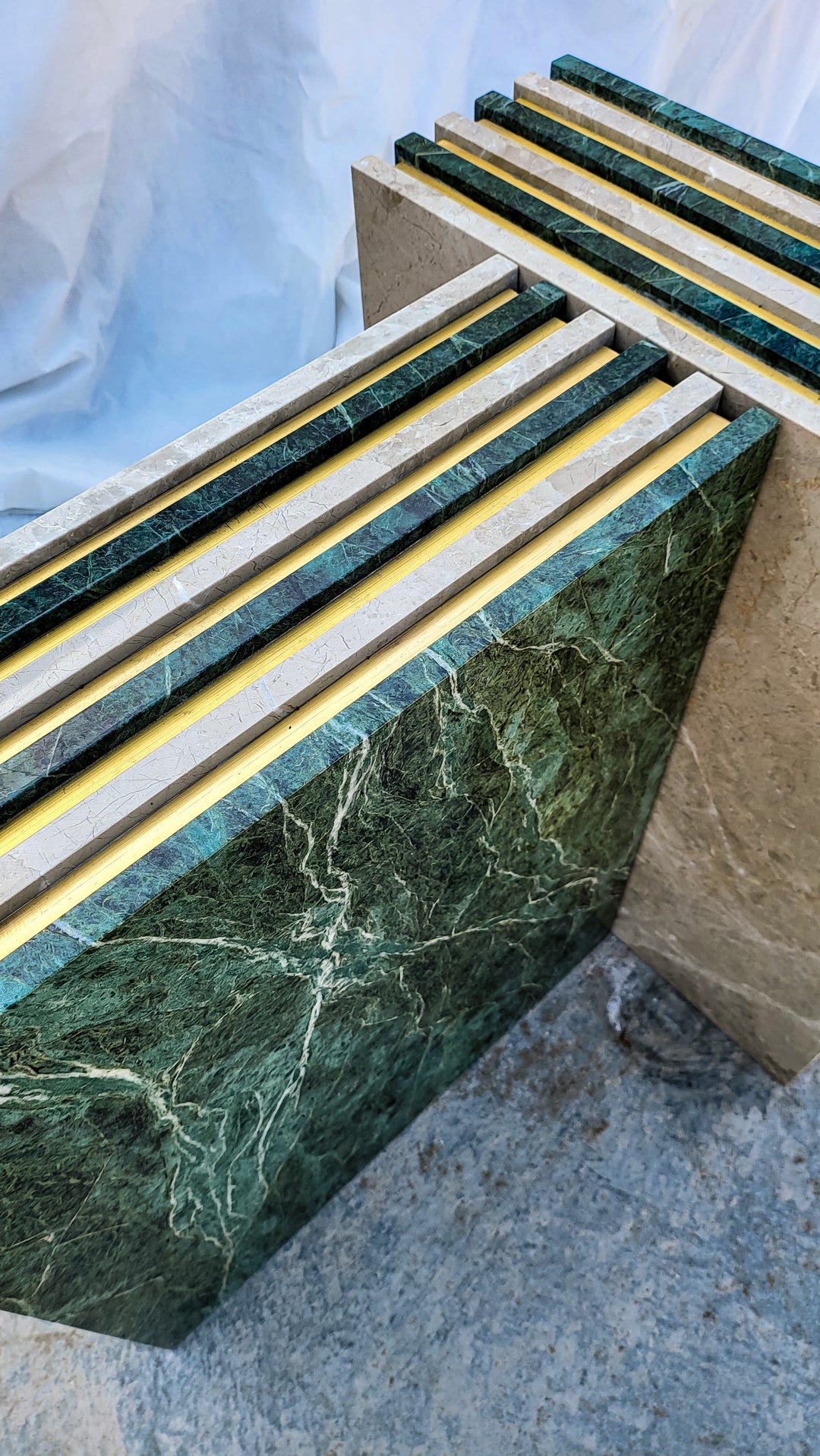 RIBBED+ DINING TABLE