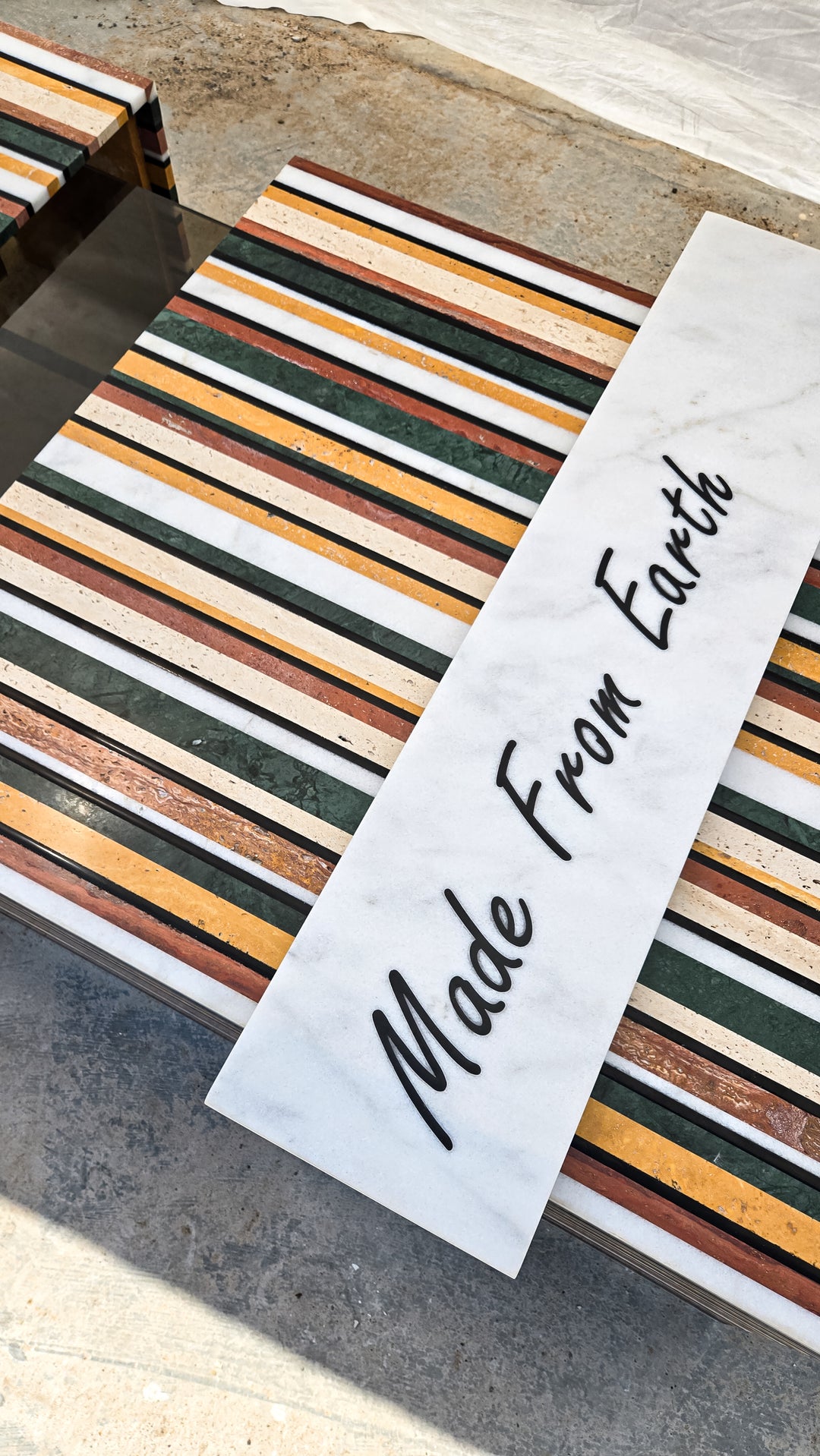 TABLE À MANGER FUSCHIA