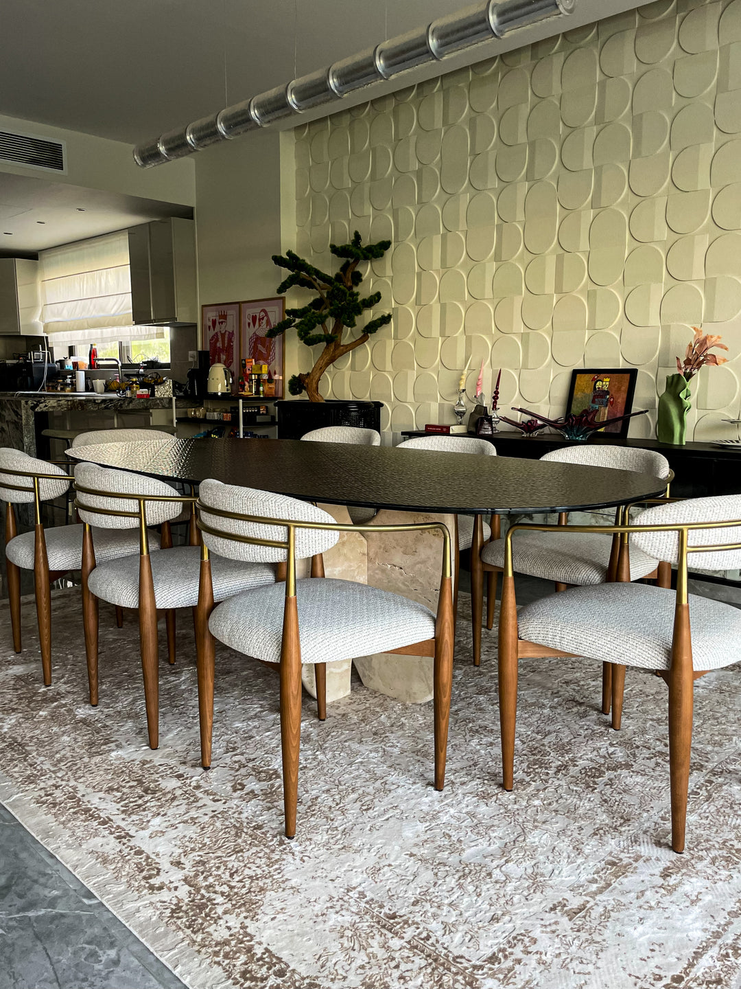 THE POMODORO DINING TABLE