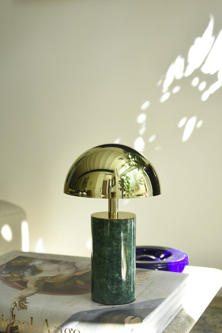 LÁMPARA DE MESA TITAN