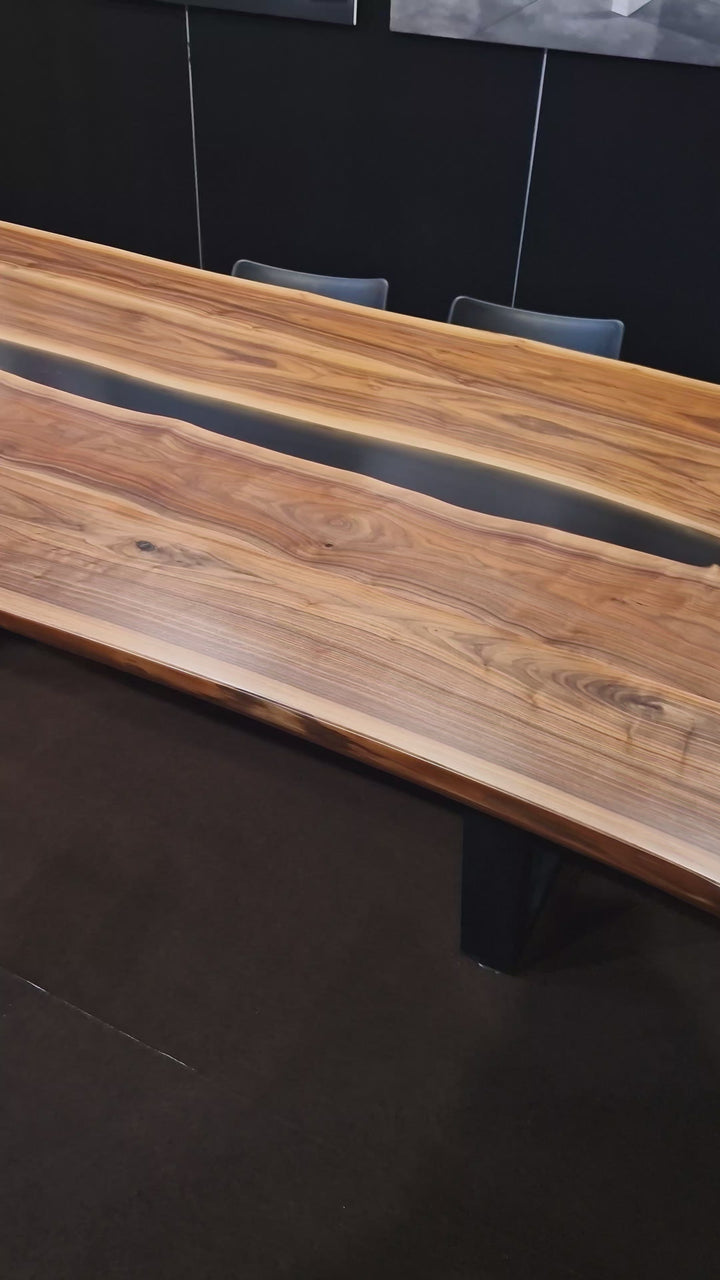 MESA DE COMEDOR FUCSIA